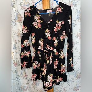 Haute Monde Long Sleeve Romper Size Small Floral Print